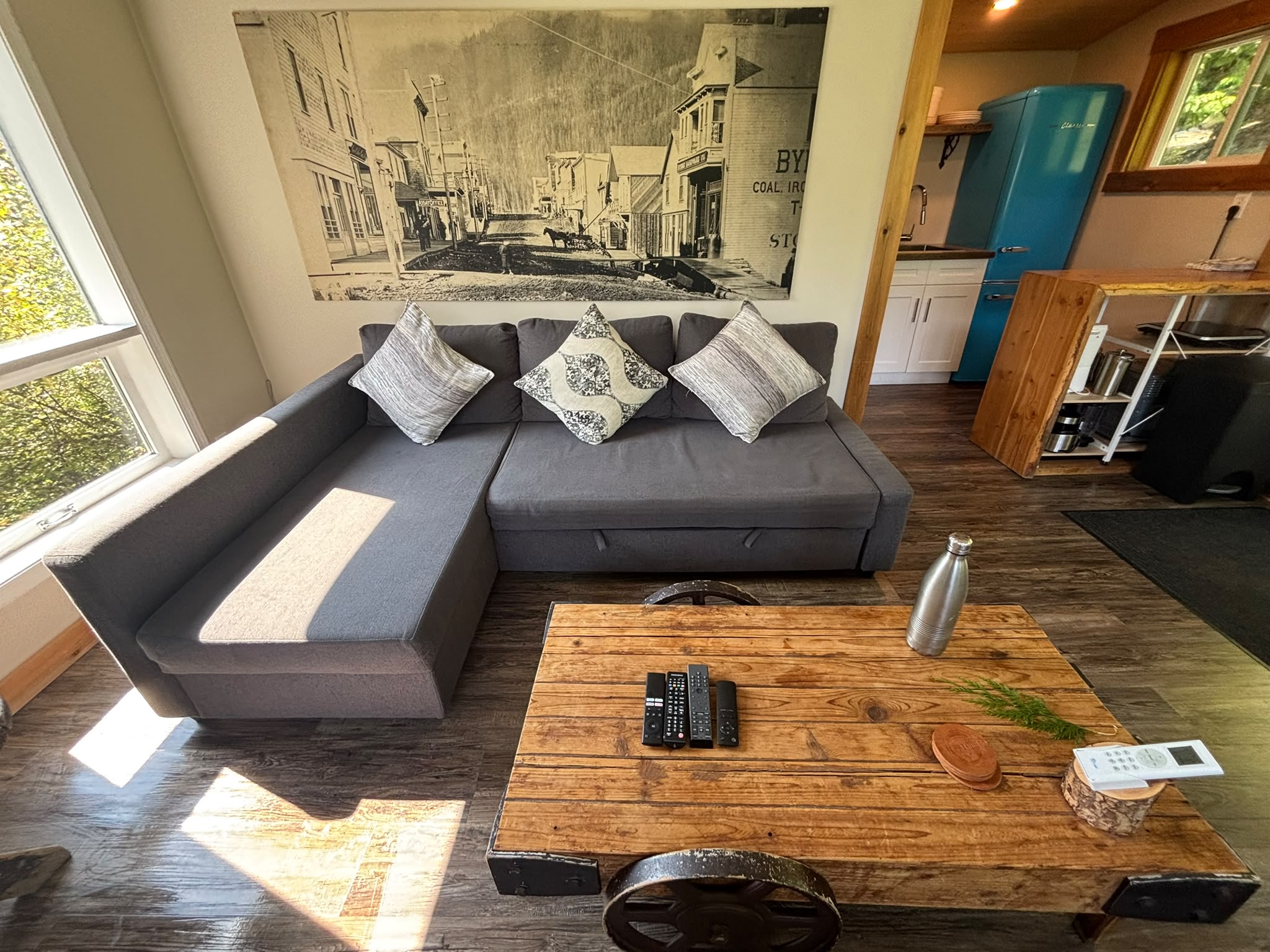 Professional cleaning service photo